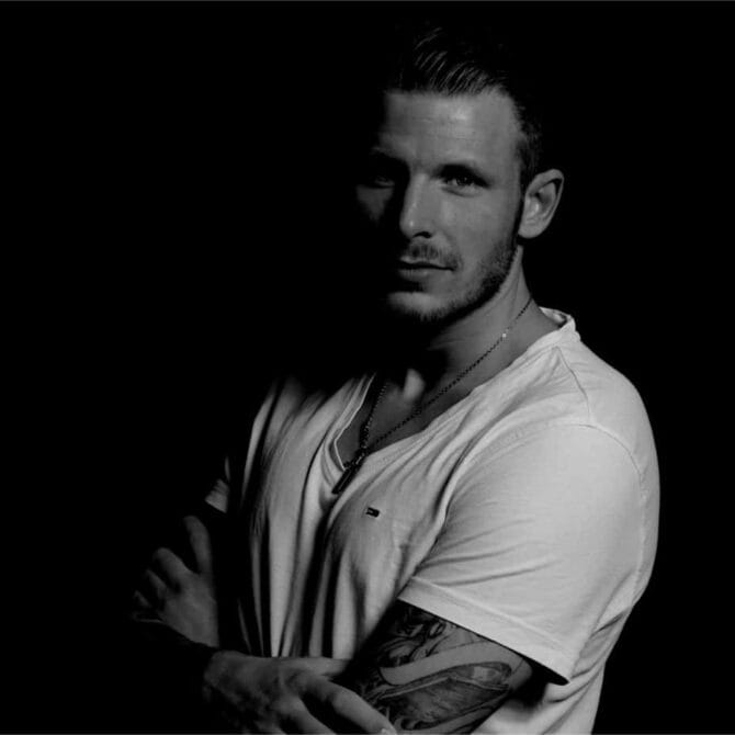 website-artist-background-min